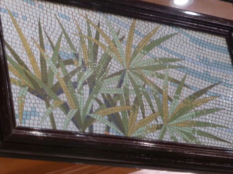 פסיפס מן הטבע בברסרי ליפ, מסעדה שהיא מוסד פריזאי