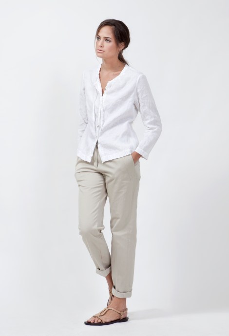 חולצת פשתן ומכנסי כותנה, לסתיו הישראלי