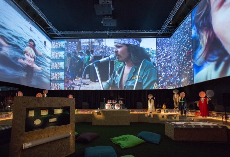 Revolution exhibition photography 06-09-2016